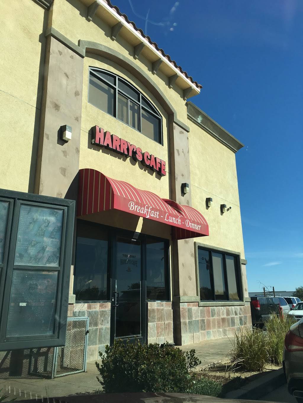 Harrys Cafe | restaurant | 748 Ramona Expy, Perris, CA 92571, USA | 9519437200 OR +1 951-943-7200