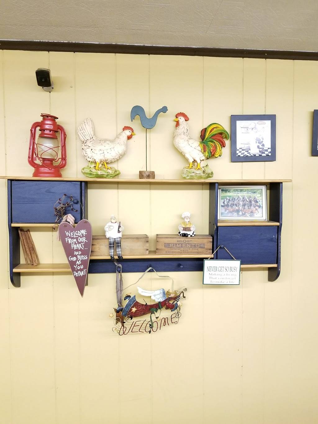 Starr Road Mushroom Market | restaurant | 111 Starr Rd, Russellton, PA 15076, USA | 7242654664 OR +1 724-265-4664