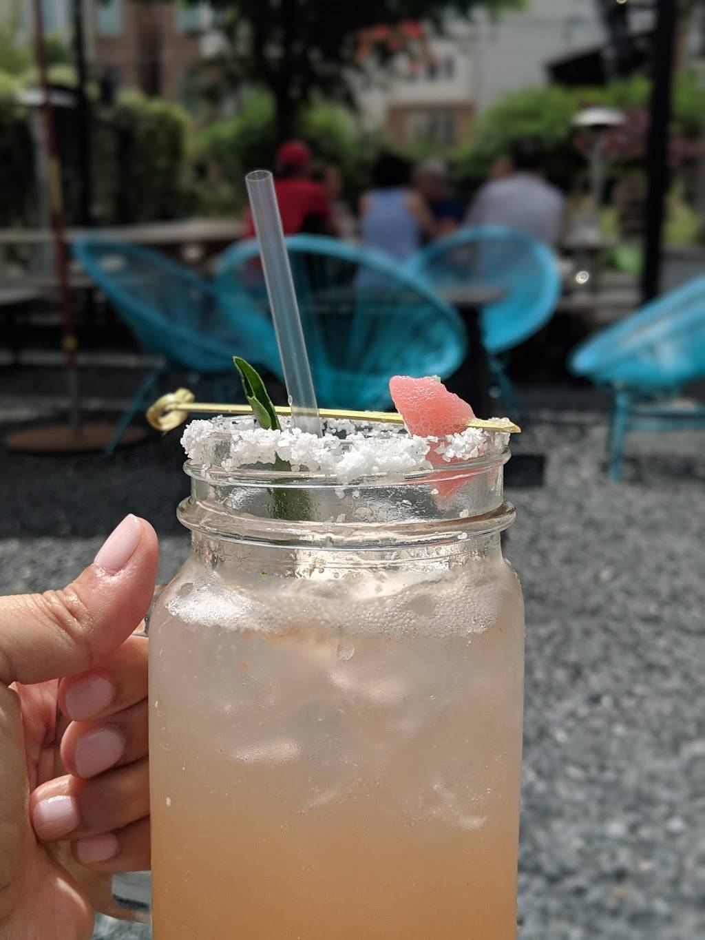 Spring Street Beer and Wine Garden | restaurant | 1920 Houston Ave, Houston, TX 77007, USA | 7134899340 OR +1 713-489-9340