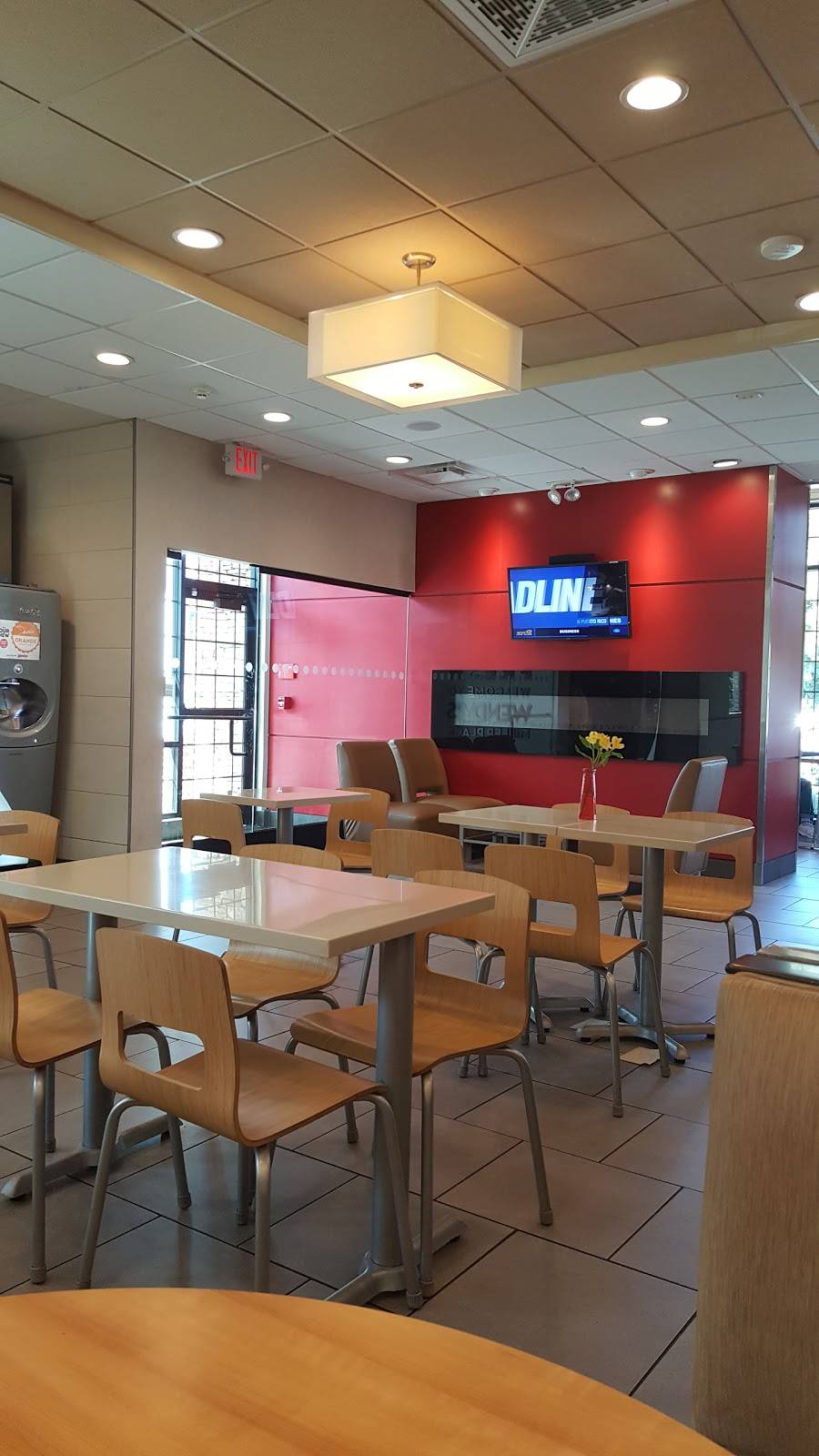 Wendys | restaurant | 380 NY-25A, Miller Place, NY 11764, USA | 6316420374 OR +1 631-642-0374