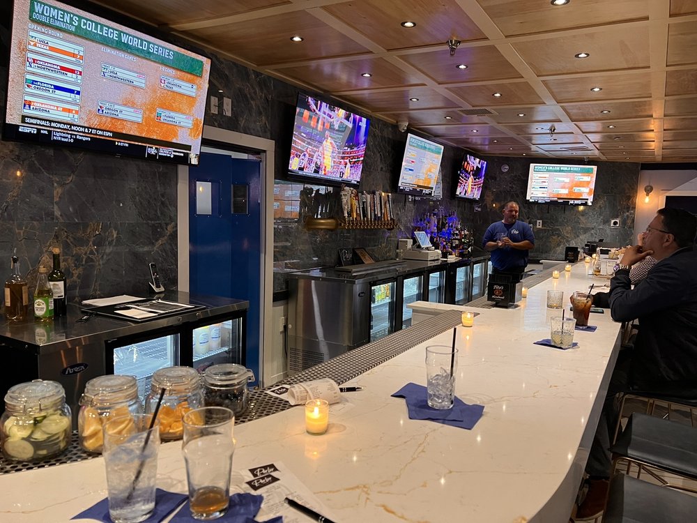 Parlor Bar | restaurant | 14226 Whittier Blvd, Whittier, CA 90605, USA | 5623601945 OR +1 562-360-1945