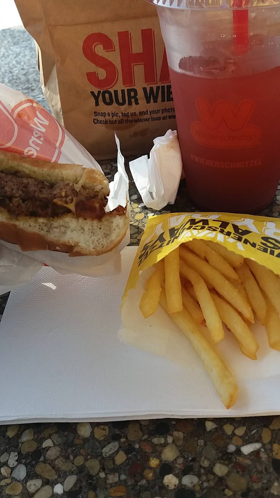 Wienerschnitzel | restaurant | 3010 Pico Blvd, Santa Monica, CA 90405, USA | 3104507671 OR +1 310-450-7671