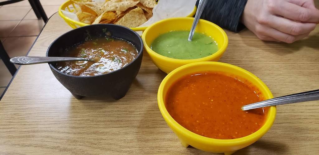 Taqueria Ranchito | restaurant | 323 W 63rd St, Westmont, IL 60559, USA | 6309630202 OR +1 630-963-0202