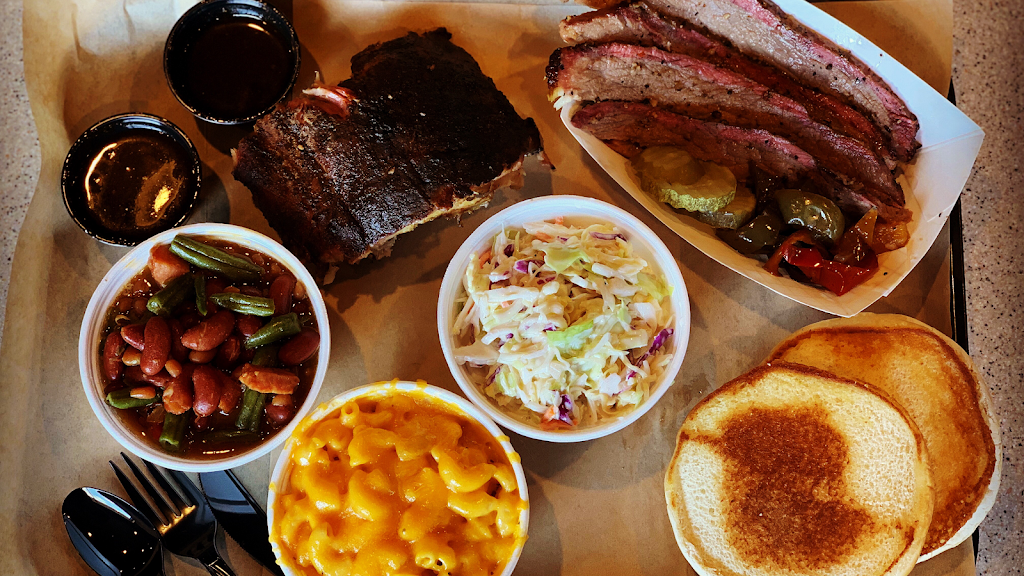 Mason Dixon BBQ Co. | restaurant | 115 Lafayette Ave, Moundsville, WV 26041, USA | 3048105943 OR +1 304-810-5943
