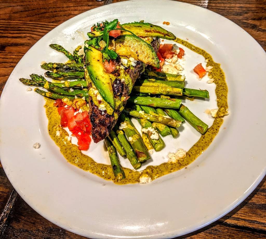 Chilis Grill & Bar | restaurant | 4609 Poplar Ave, Memphis, TN 38117, USA | 9016852257 OR +1 901-685-2257