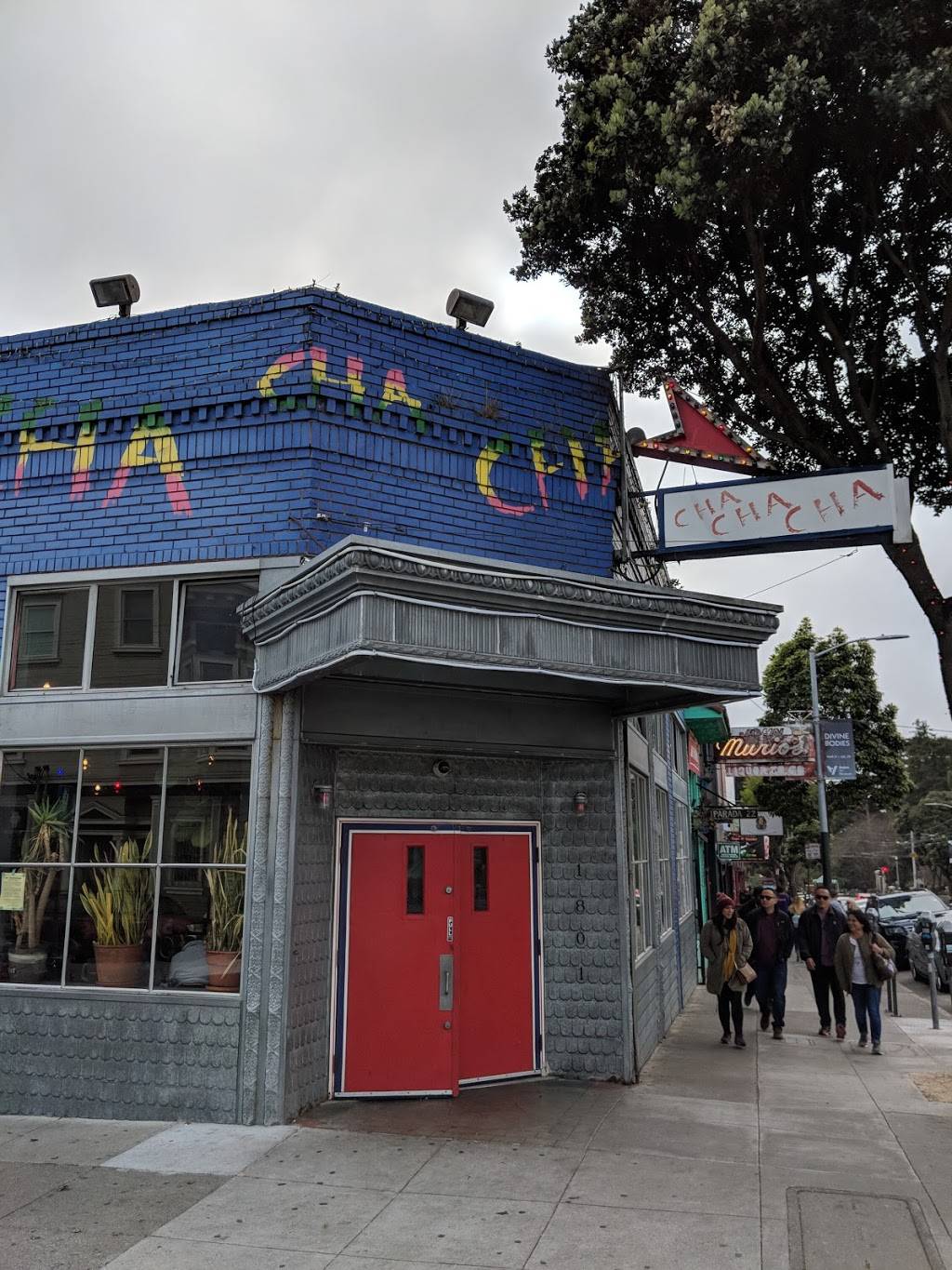 Cha Cha Cha | restaurant | 1801 Haight St, San Francisco, CA 94117, USA | 4153867670 OR +1 415-386-7670