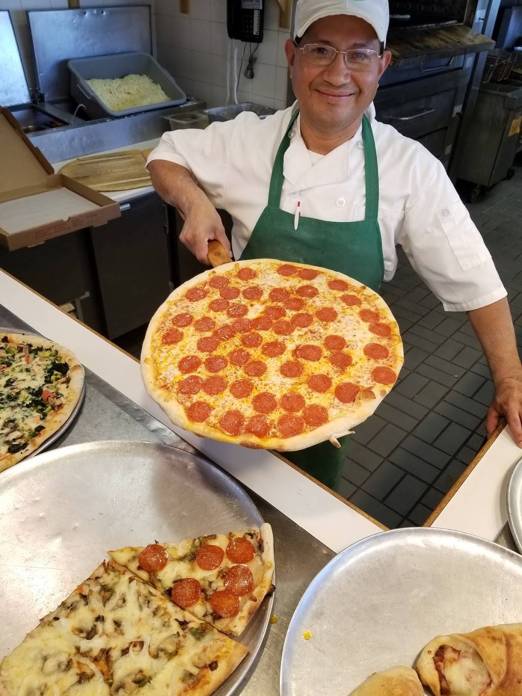 Mamma Lucia | restaurant | 3815 Branch Ave, Hillcrest Heights, MD 20748, USA | 3014231350 OR +1 301-423-1350