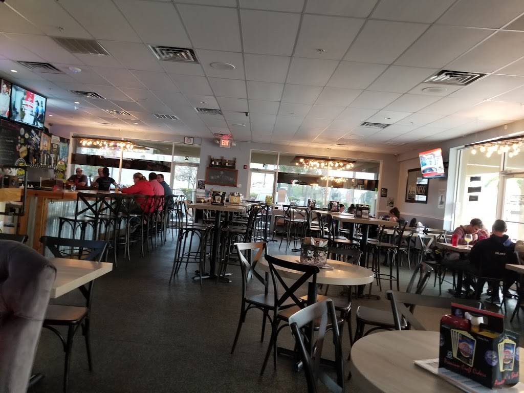 10 Twenty Five | night club | 1025 Santa Barbara Blvd, Cape Coral, FL 33991, USA | 2398290407 OR +1 239-829-0407