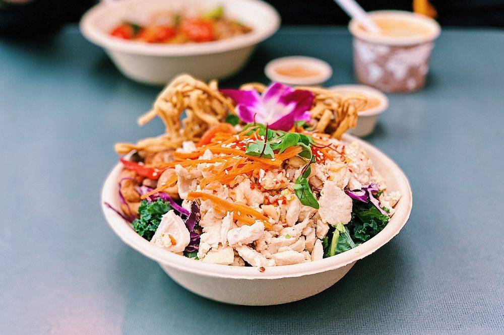 crushcraft Thai Eats | restaurant | 2800 Routh St #150, Dallas, TX 75201, USA | 9726777038 OR +1 972-677-7038