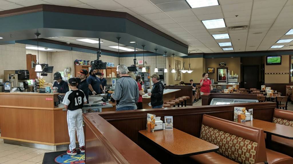 Skyline Chili | restaurant | 5005 Cornell Rd, Cincinnati, OH 45242, USA | 5134898488 OR +1 513-489-8488