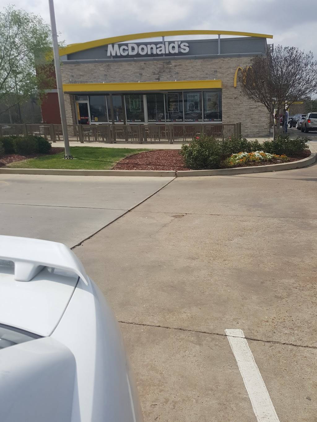 McDonalds | cafe | 132 Stribling Ln, Brandon, MS 39042, USA | 6019393314 OR +1 601-939-3314