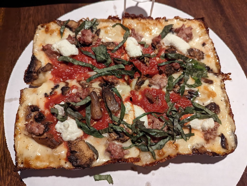 Pickups Pizza Company | restaurant | 105 Edwards Village Blvd C107, Edwards, CO 81632, USA | 9709261796 OR +1 970-926-1796