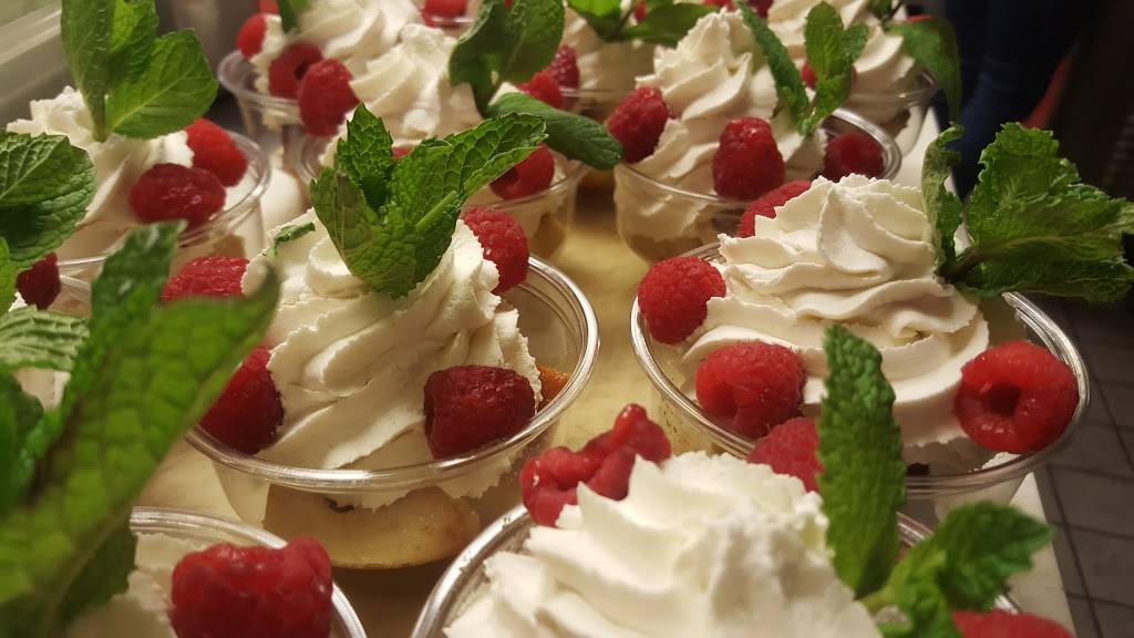 The Campus Grille Latin | restaurant | 10 Seminary St, Berea, OH 44017, USA | 4402434229 OR +1 440-243-4229