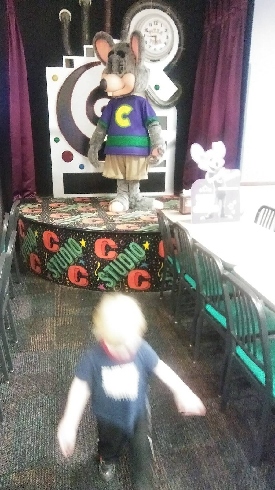 Chuck E. Cheese | restaurant | 1250 16th St SW, Rochester, MN 55902, USA | 5075295055 OR +1 507-529-5055