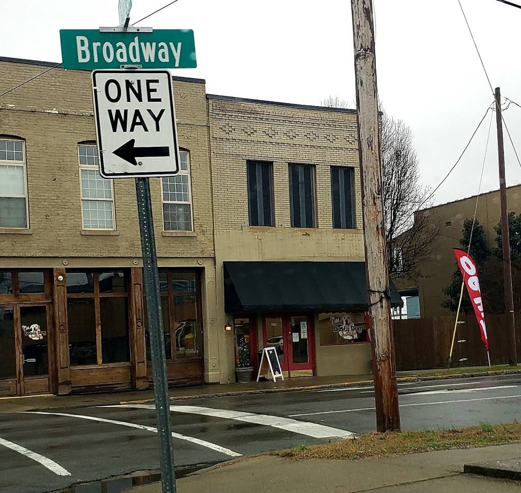 The Old Dusty Dog | restaurant | 902 Broadway St, Paducah, KY 42001, USA | 2704426637 OR +1 270-442-6637