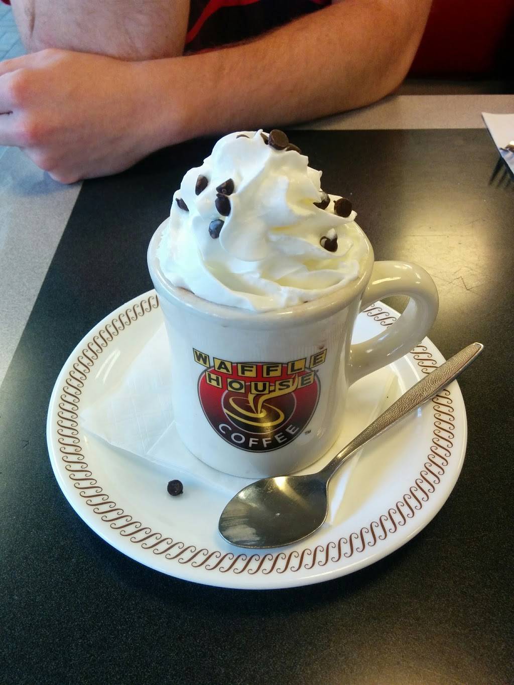 Waffle House | meal takeaway | 8400 Brook Rd, Glen Allen, VA 23060, USA | 8042610330 OR +1 804-261-0330