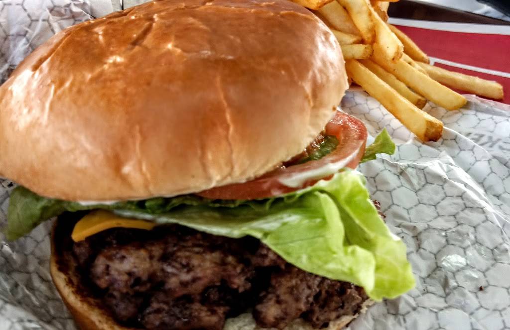 Wendys | restaurant | 618 E St, Chula Vista, CA 91910, USA | 6194255312 OR +1 619-425-5312