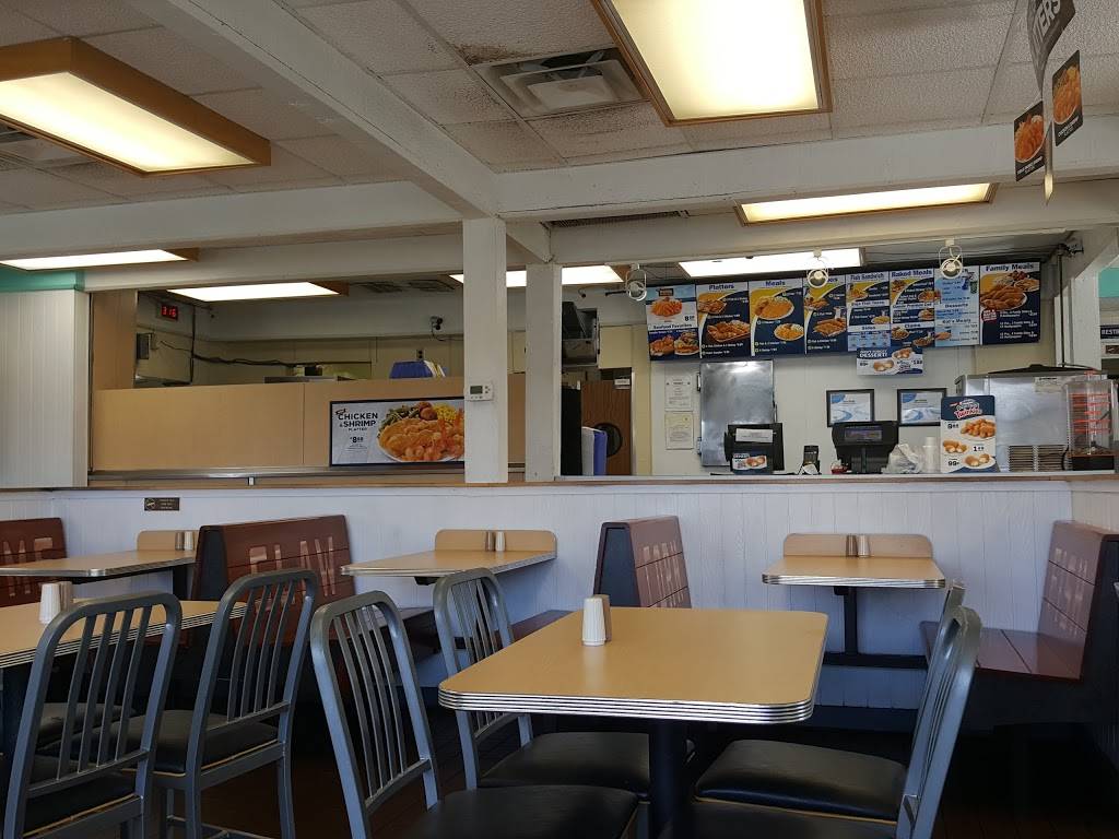 Long John Silvers | restaurant | 204 Seneca Trail, Lewisburg, WV 24901, USA | 3046475761 OR +1 304-647-5761