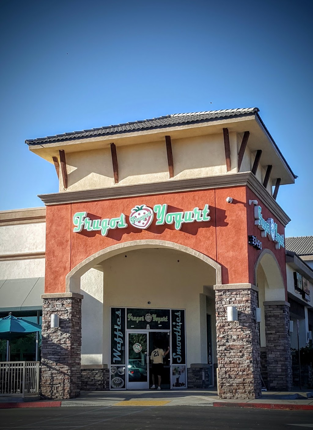 Frugos Frozen Yogurt | restaurant | 33490 Oak Glen Rd, Yucaipa, CA 92399, USA | 9097903700 OR +1 909-790-3700