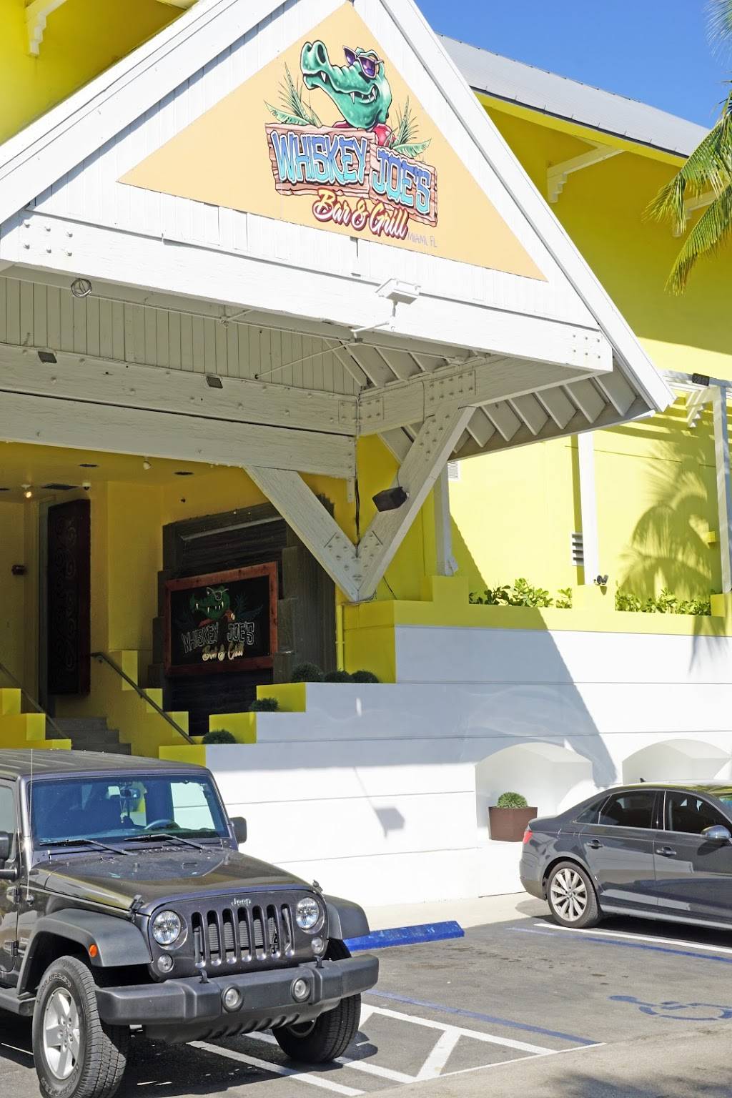 Whiskey Joes | restaurant | 3301 Rickenbacker Causeway, Key Biscayne, FL 33149, USA | 3054236590 OR +1 305-423-6590