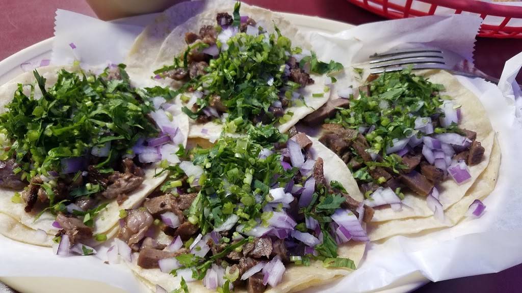 Los Burritos Tapatios | restaurant | 849 E Roosevelt Rd, Lombard, IL 60148, USA | 6302689321 OR +1 630-268-9321