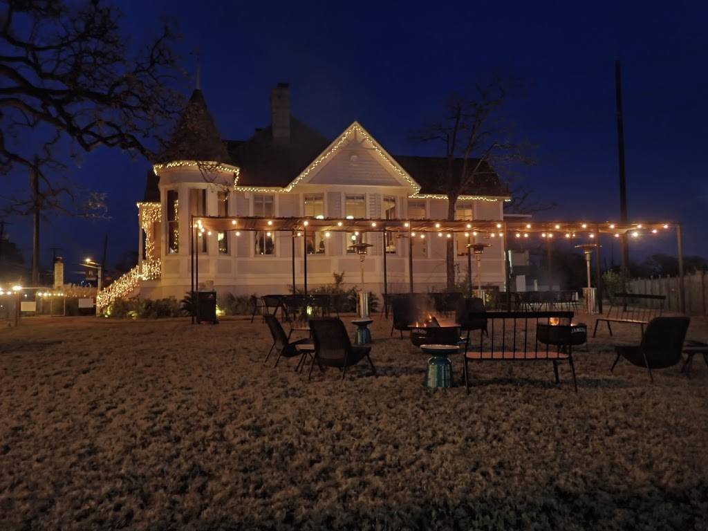 Rosewood Gulf Coast Chop House | restaurant | 1209 Rosewood Ave, Austin, TX 78702, USA | 5128386205 OR +1 512-838-6205