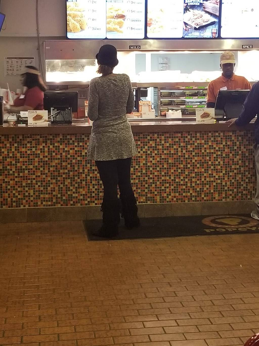 Popeyes Louisiana Kitchen | restaurant | 5002 Sinclair Ln, Baltimore, MD 21206, USA | 4104836082 OR +1 410-483-6082