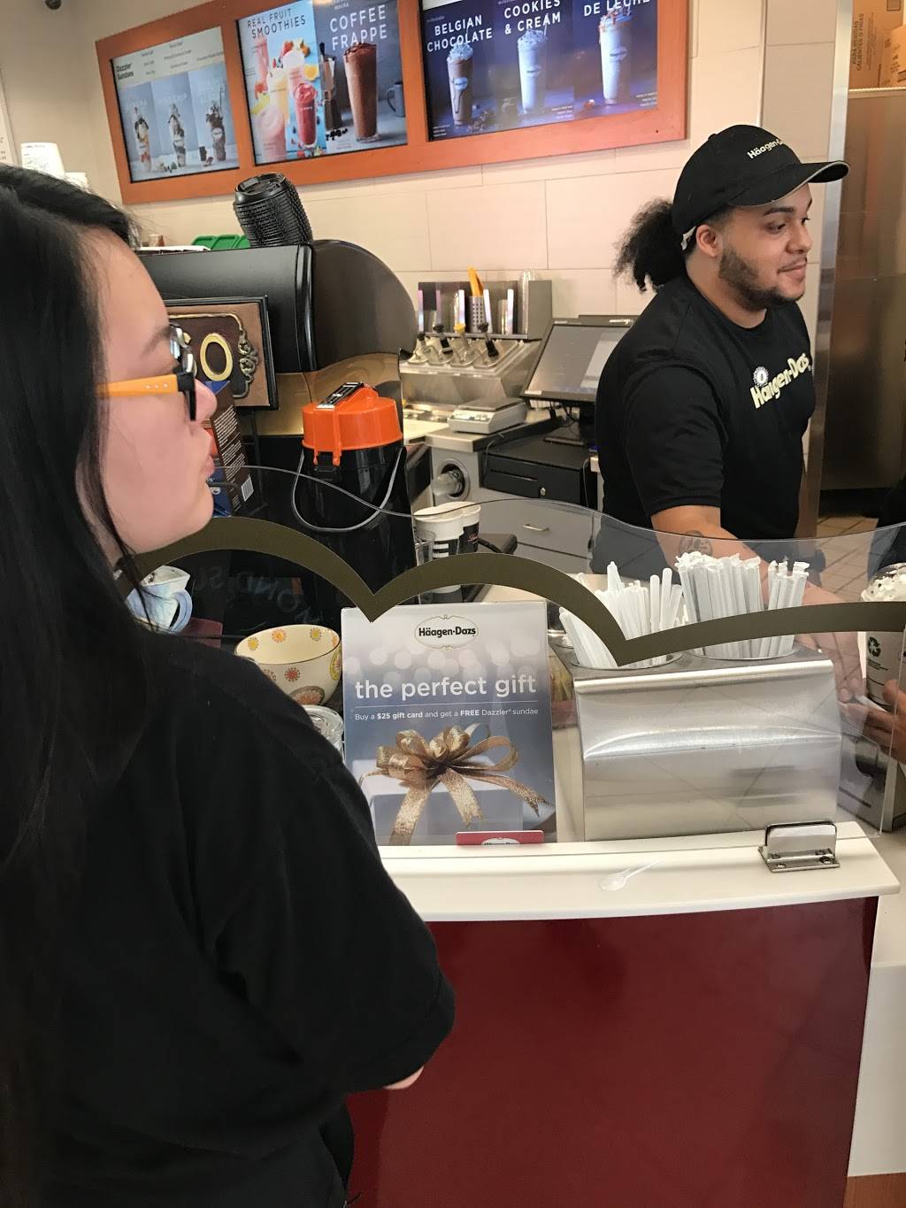 Häagen-Dazs | restaurant | 5220 Fashion Outlets Way, Rosemont, IL 60018, USA | 8477372747 OR +1 847-737-2747