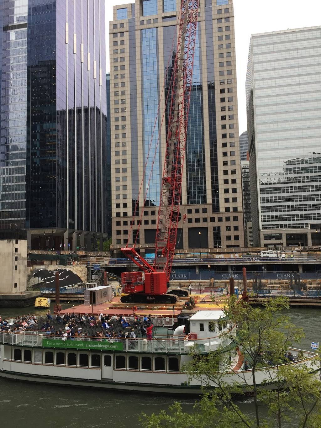 The Landing Chicago | restaurant | 100 N Riverside Plaza, Chicago, IL 60606, USA | 3125442528 OR +1 312-544-2528