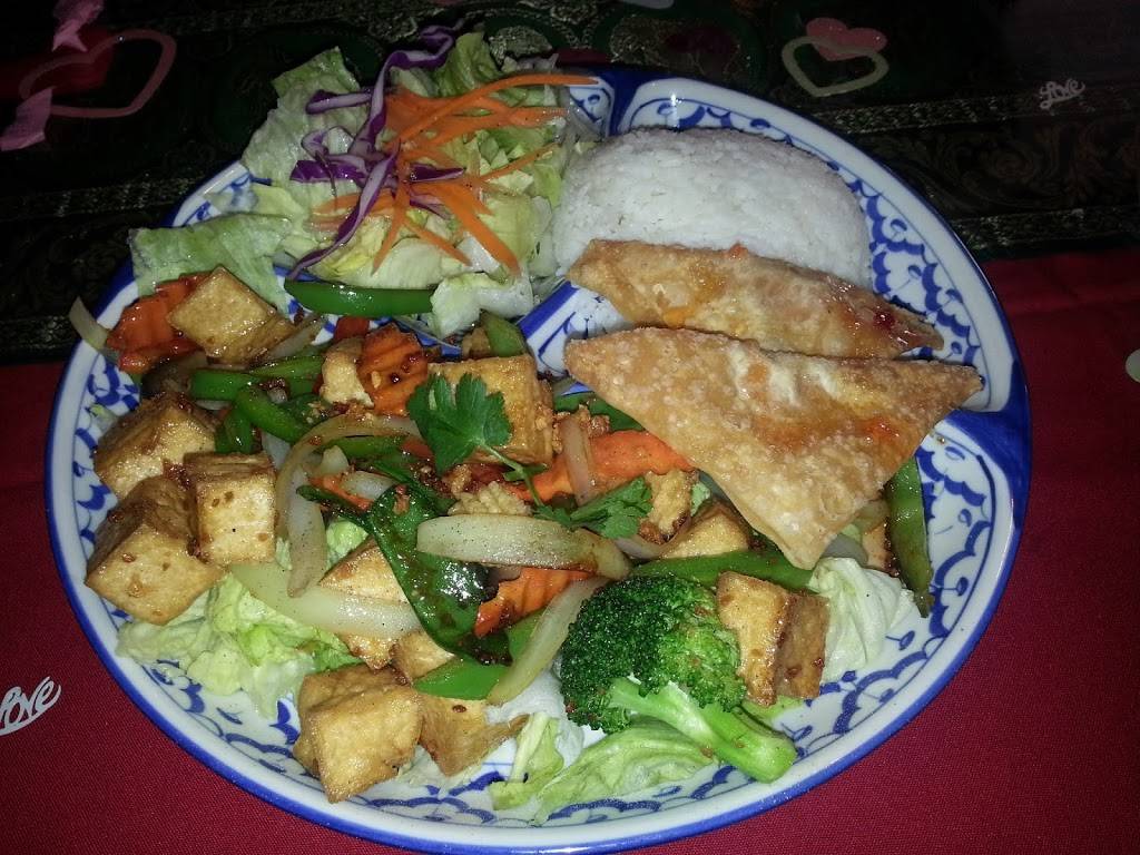 Chanida Thai Cuisine | restaurant | 34664 County Line Rd, Yucaipa, CA 92399, USA | 9094460588 OR +1 909-446-0588