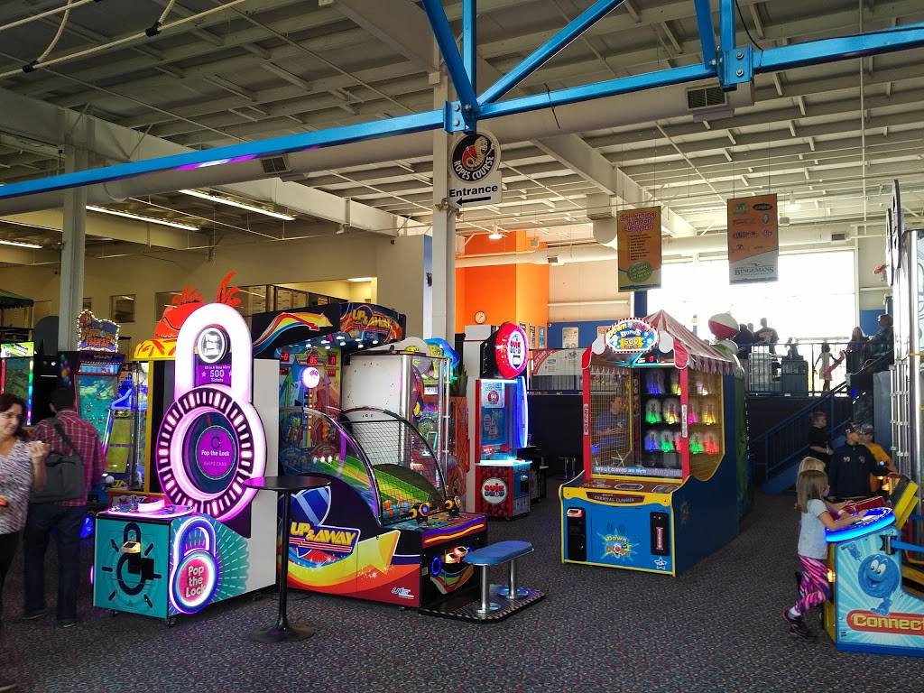 Boston Pizza | restaurant | 425 Bingemans Centre Dr, Kitchener, ON N2B 3X7, Canada | 5197458888 OR +1 519-745-8888