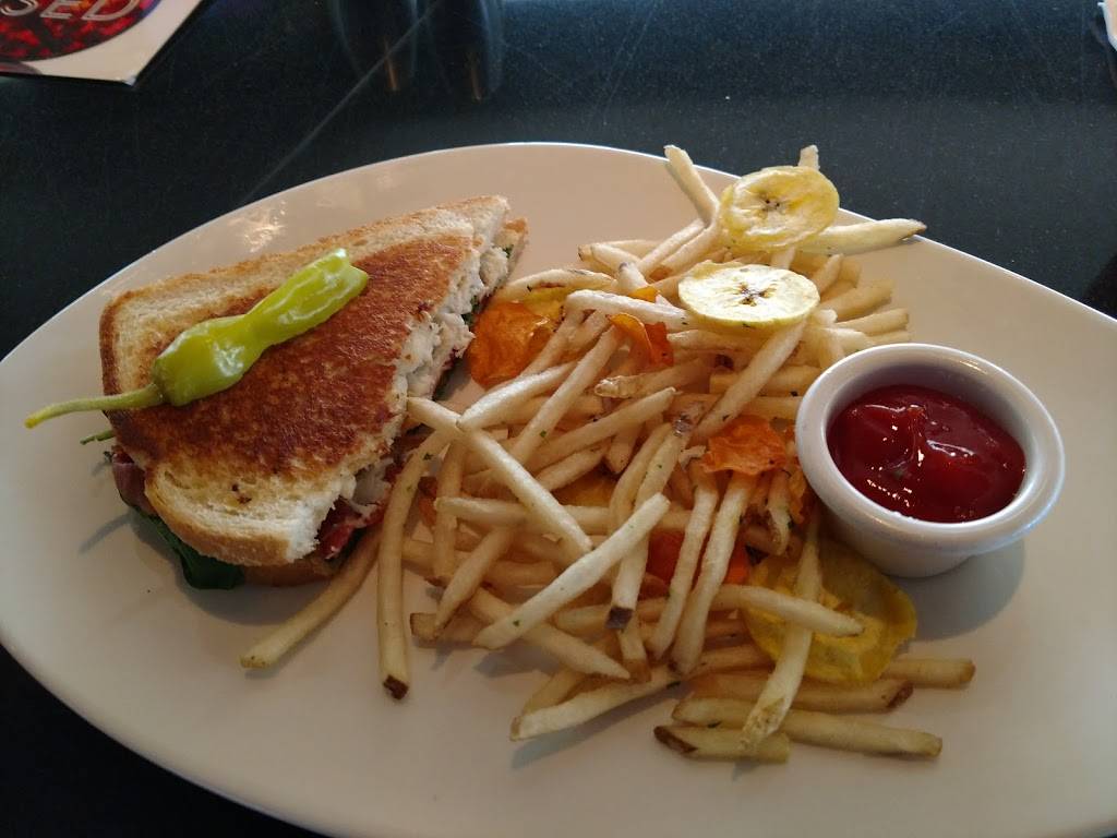 Chart House | restaurant | 739 E César E. Chávez Blvd, San Antonio, TX 78205, USA | 2102233101 OR +1 210-223-3101