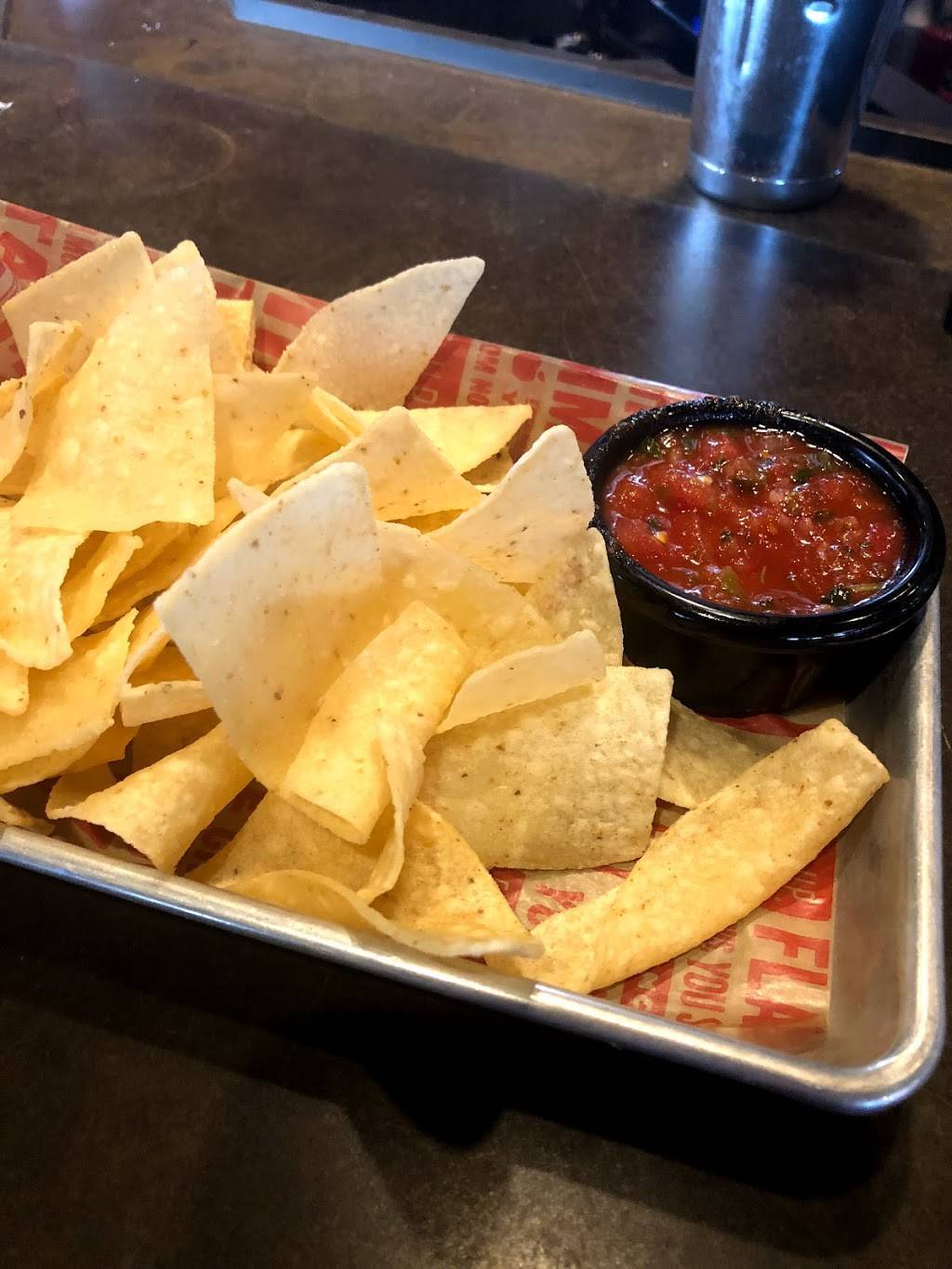 Applebees Grill + Bar | restaurant | 1615 River Valley Cir N, Lancaster, OH 43130, USA | 7406811594 OR +1 740-681-1594