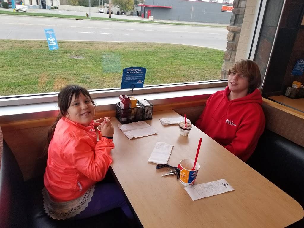 Dairy Queen Grill & Chill | restaurant | 809 W Main St, Boonville, IN 47601, USA | 8127151015 OR +1 812-715-1015