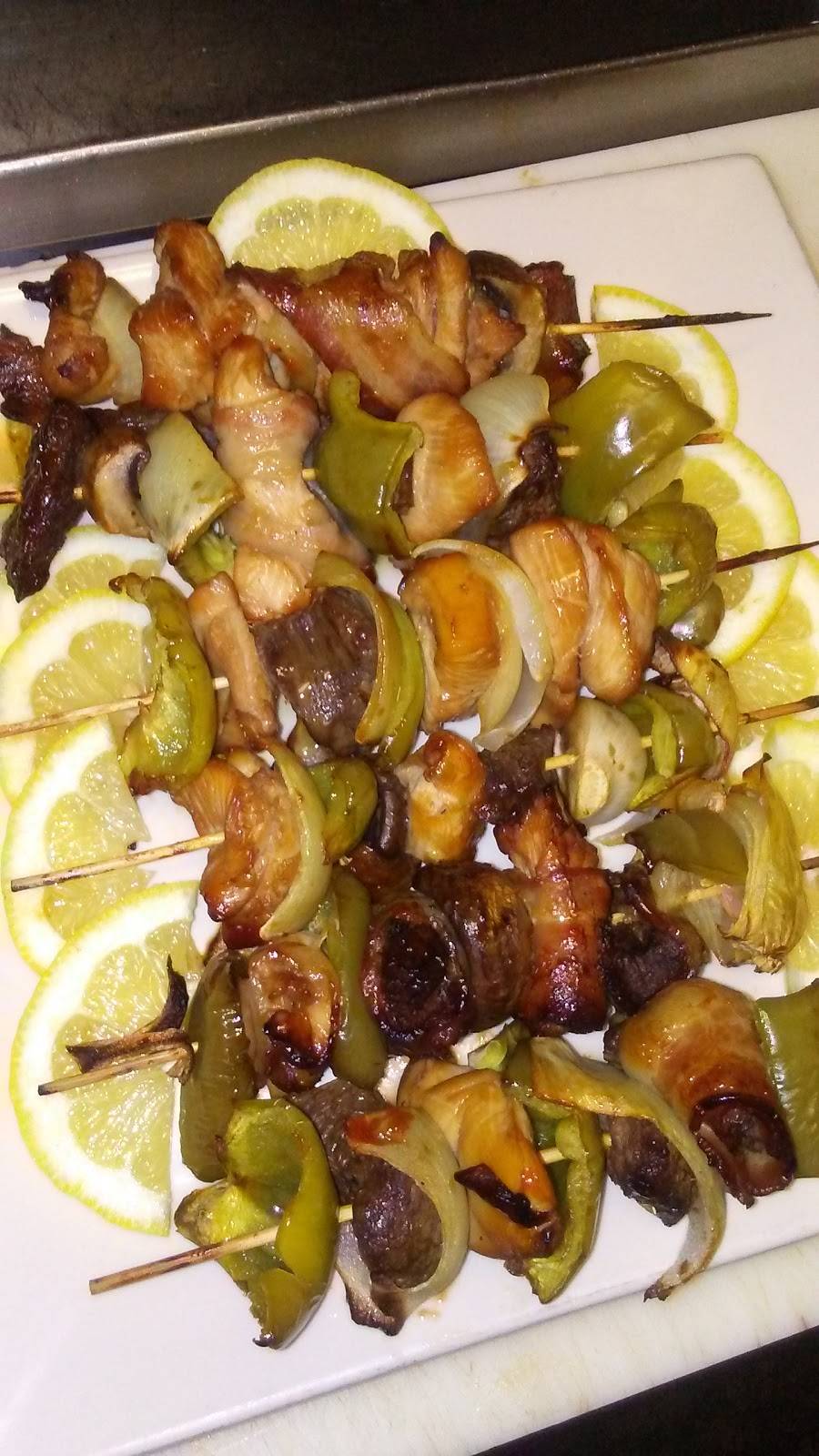 Bert & Dens Grille | restaurant | 4200 S East St #6, Indianapolis, IN 46227, USA | 3177807001 OR +1 317-780-7001