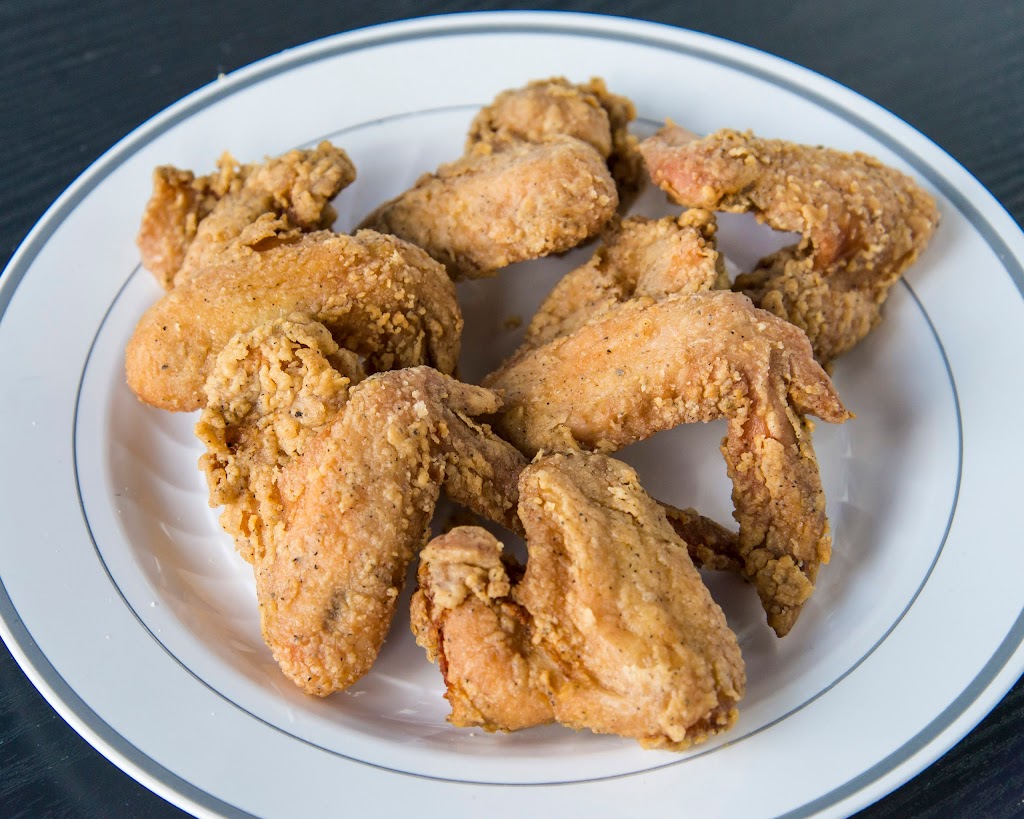 The Chicken Man | restaurant | 4939 Temple Hill Rd, Marlow Heights, MD 20748, USA | 3016303301 OR +1 301-630-3301