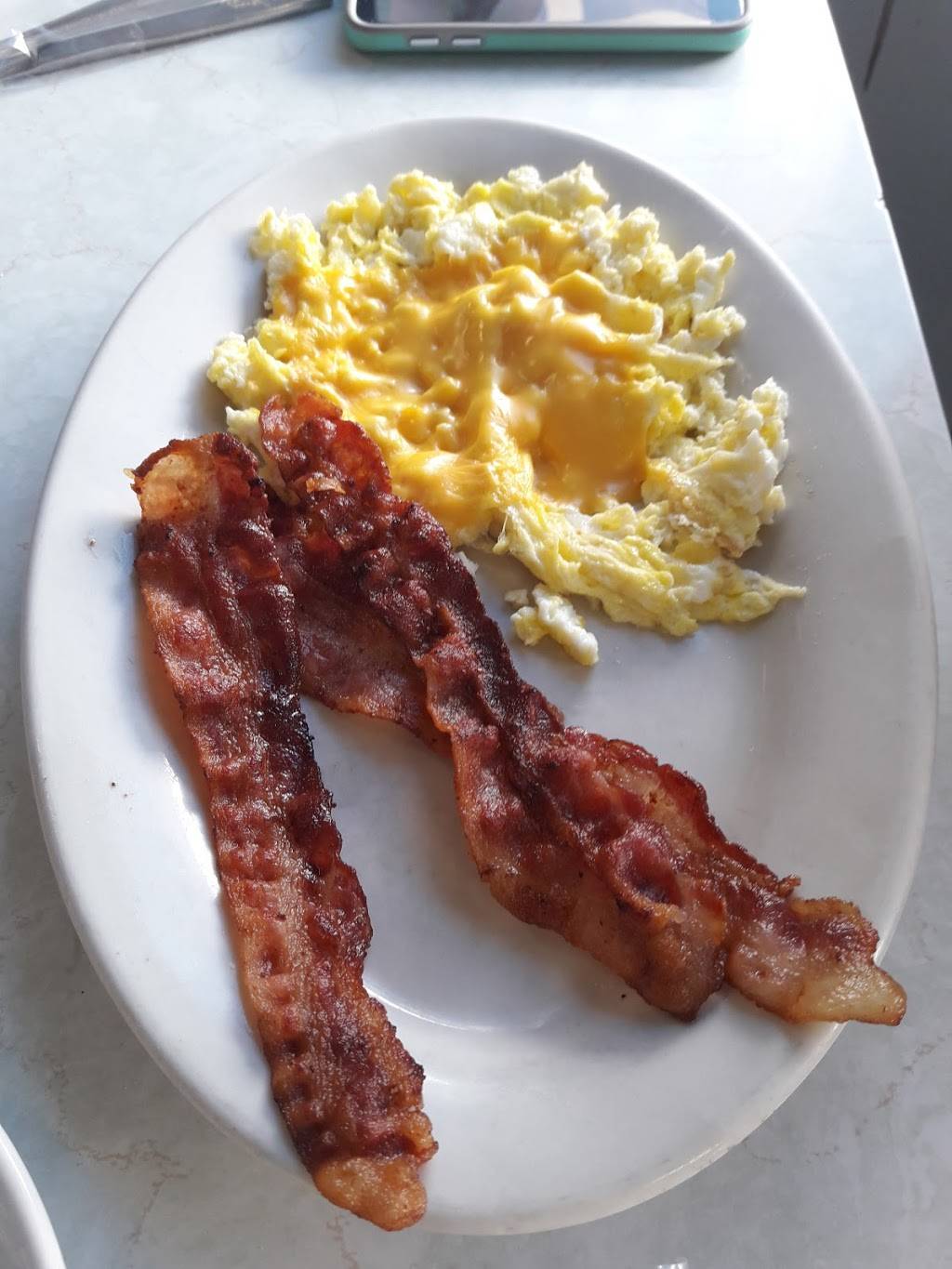 Edgewood Restaurant | restaurant | 1215 West Ave, Crossville, TN 38555, USA | 9314841585 OR +1 931-484-1585