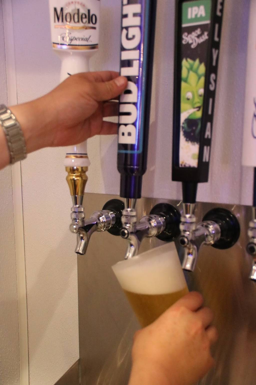 Wimpys Hamburgers | restaurant | 101 S Court St, Visalia, CA 93291, USA | 5598023925 OR +1 559-802-3925