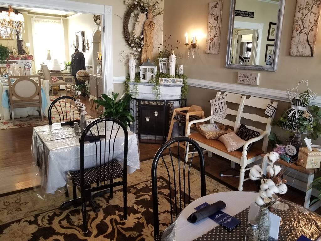 The Blue Lady | restaurant | 107A E Main St, Bedford, VA 24523, USA | 5405864622 OR +1 540-586-4622