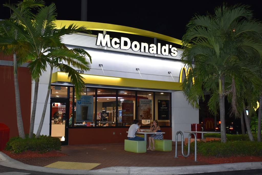 Gardens Square | shopping mall | 8515-8665, NW 186th St, Hialeah, FL 33015, USA | 3059471664 OR +1 305-947-1664