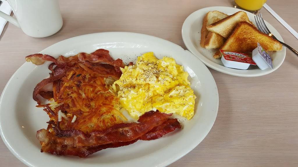 Family Pancake House | restaurant | 425 W Illinois Ave, Dallas, TX 75224, USA | 2149469550 OR +1 214-946-9550