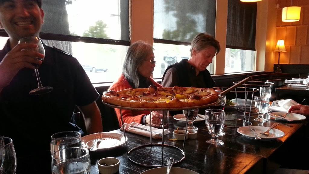 Pizza Moda | restaurant | 1401 University Ave, Berkeley, CA 94702, USA | 5108415200 OR +1 510-841-5200