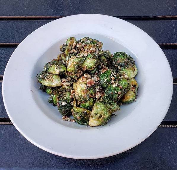 South Philadelphia Tap Room | restaurant | 1509 Mifflin St, Philadelphia, PA 19145, USA | 2152717787 OR +1 215-271-7787