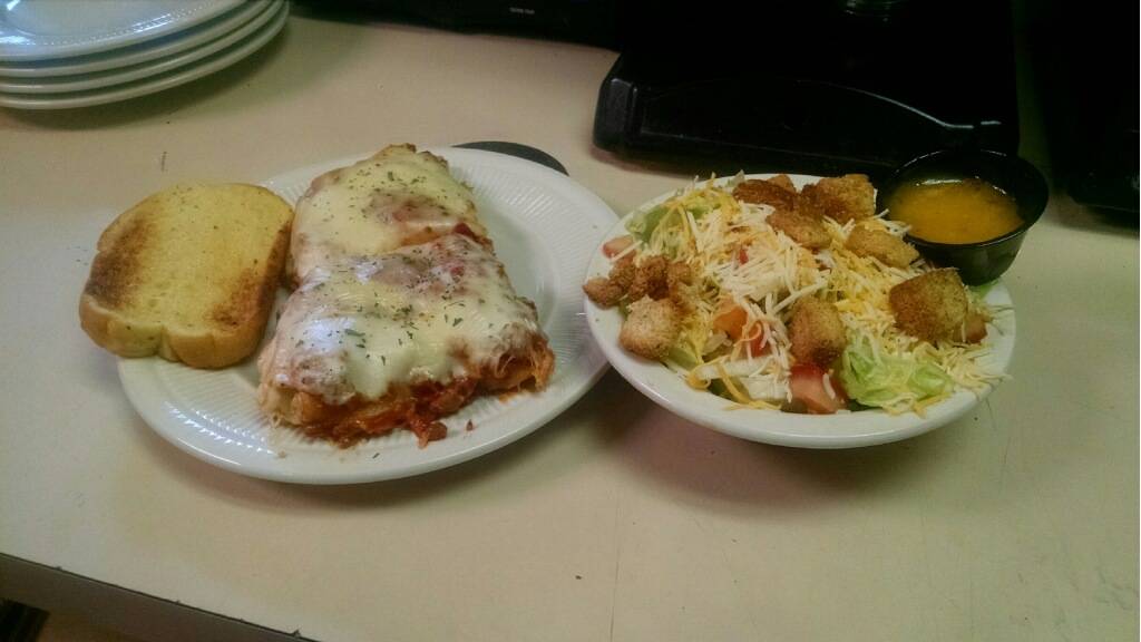 19th Hole Sports Bar & Grille | restaurant | 2359 State Rd 46, Nashville, IN 47448, USA | 8129884323 OR +1 812-988-4323