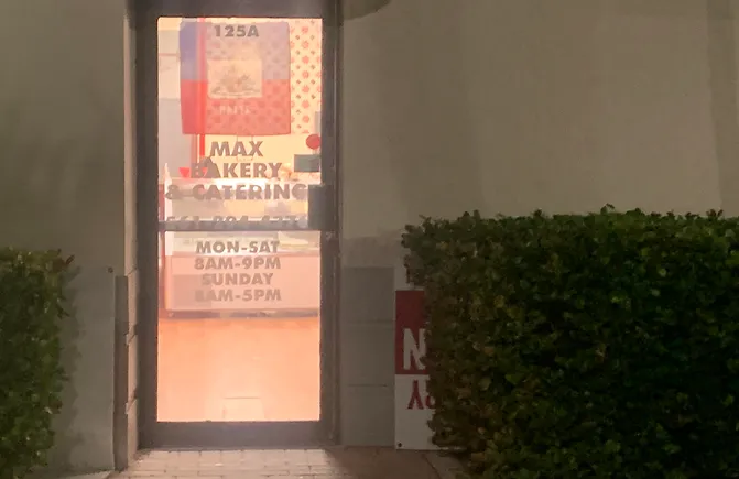 Max Bakery and Catering | bakery | 125 Hypoluxo Rd Site A, Lantana, FL 33462, USA | 5612944376 OR +1 561-294-4376