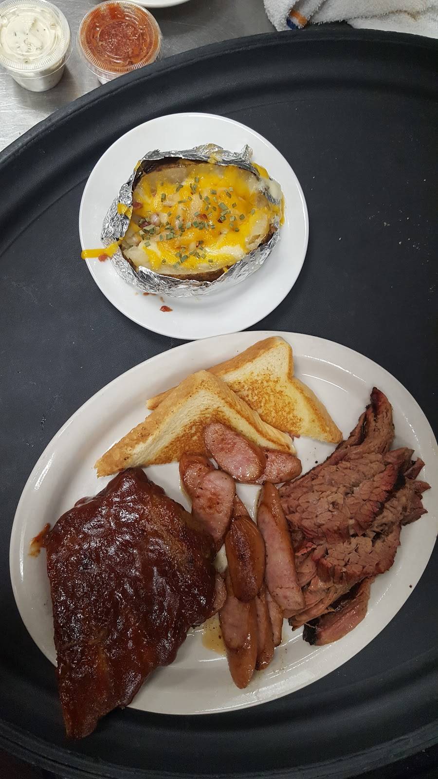 Pit Stop BBQ & Grill | restaurant | 932 E Main St, Brownsburg, IN 46112, USA | 3178588370 OR +1 317-858-8370