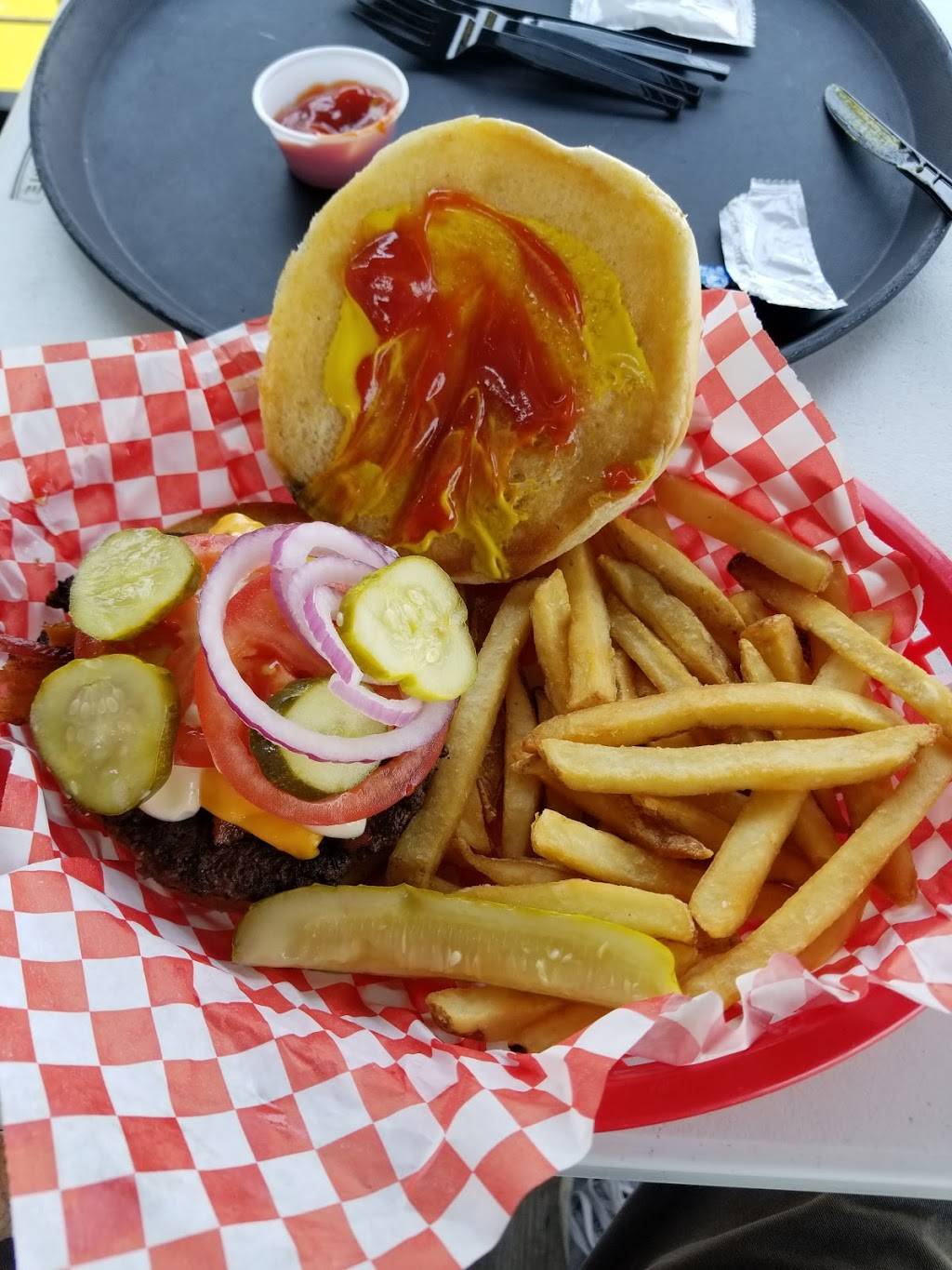 Stumpys Lakeside Grill | restaurant | 2323 S Morgan St, Granbury, TX 76048, USA | 8172791000 OR +1 817-279-1000