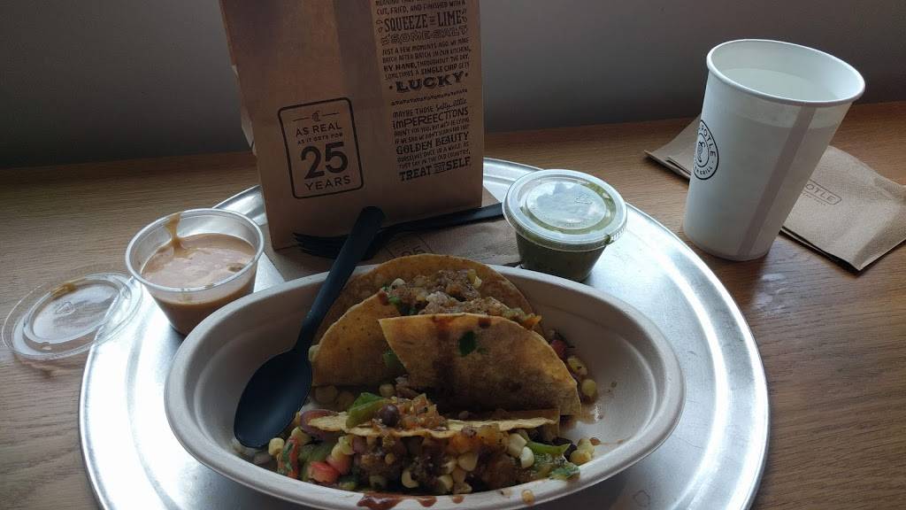 Chipotle Mexican Grill | restaurant | 715 Team Blvd, Smyrna, TN 37167, USA | 6153551612 OR +1 615-355-1612