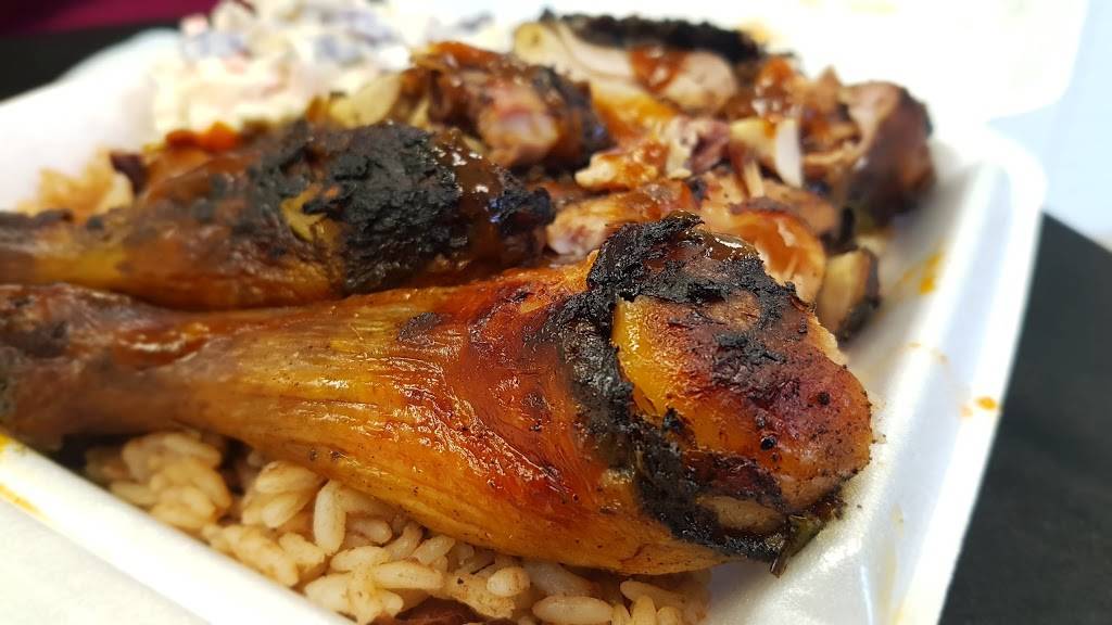 Roses Halal Kitchen | restaurant | 1960 Lawrence Ave E, Scarborough, ON M1R 2Z1, Canada | 4167314142 OR +1 416-731-4142