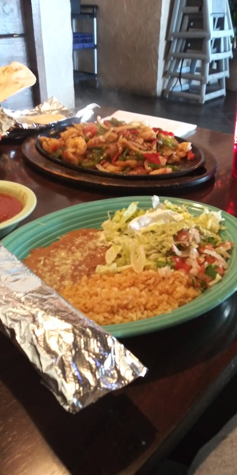 El Guadalajara Mexican Restaurant | restaurant | 1700 W Market St, Bolivar, TN 38008, USA | 7312123040 OR +1 731-212-3040